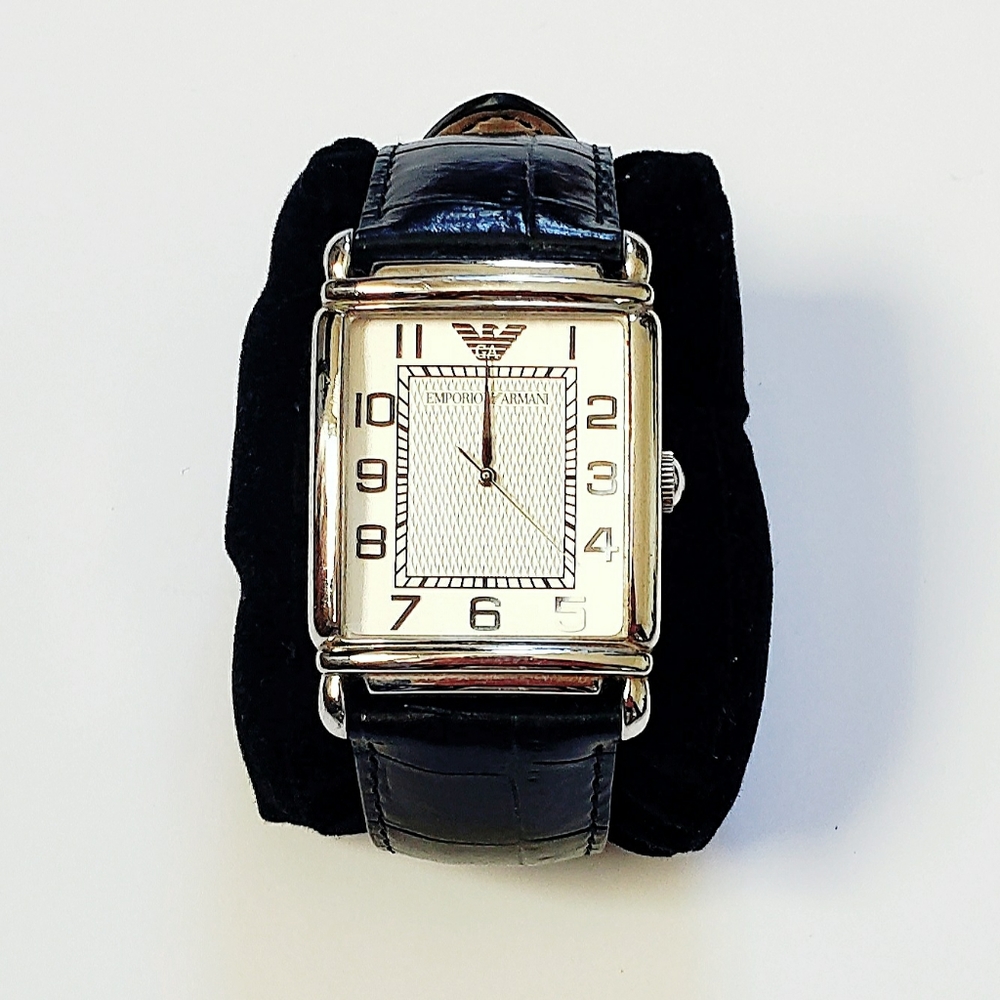 Emporio Armani Mens Quartz Watch AR-0432 Black Leather Band WORKS - Need Battery
